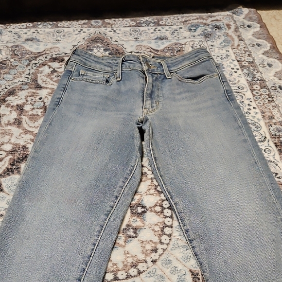 Levi's Light Blue Straight Leg Women's Jeans - Picture 2 of 9